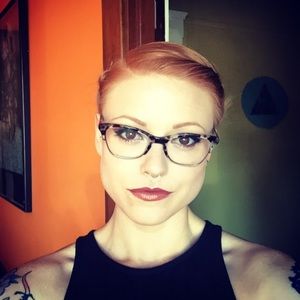 Meet your Posher, Victoria